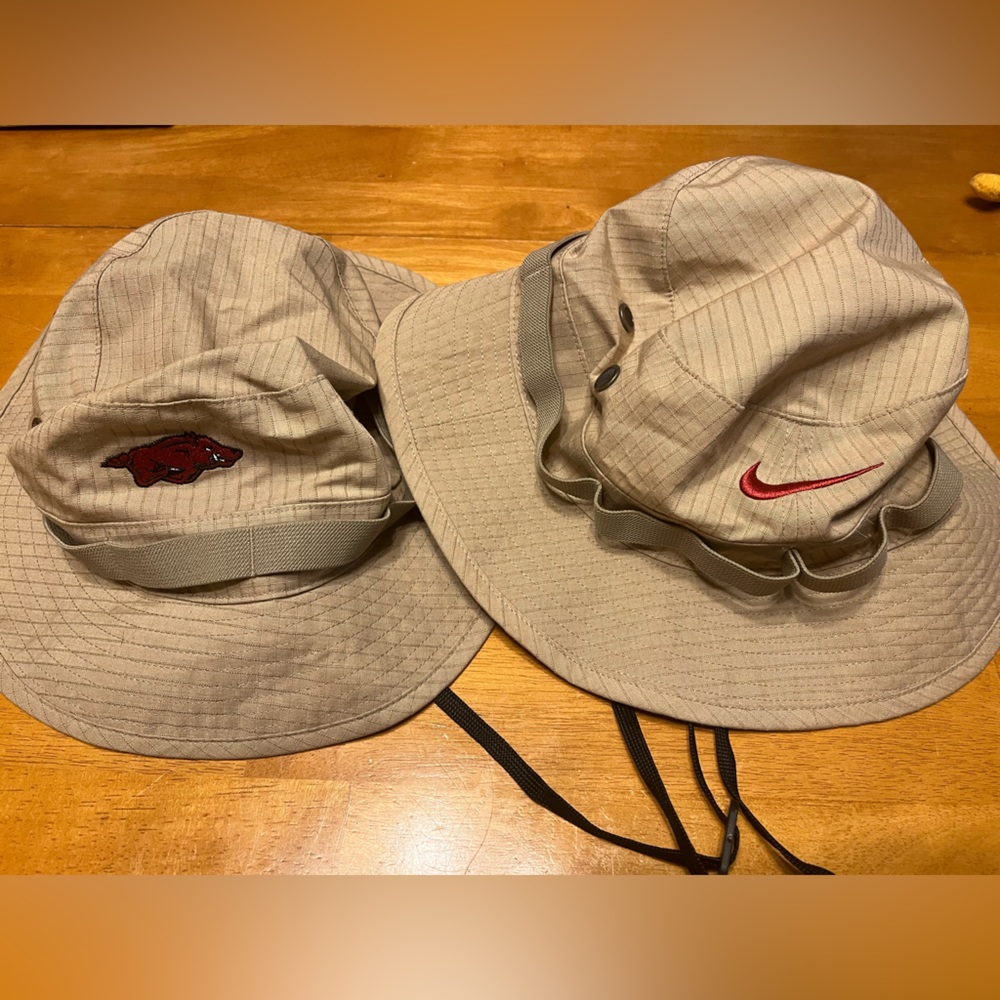 Set of 2 Nike Razorback Bucket Hats